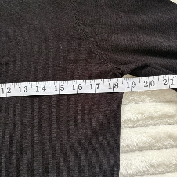 4/25$ Calvin Klein Long Sleeve Black Sweater With Pearl Neckline Size Small - Picture 6 of 9